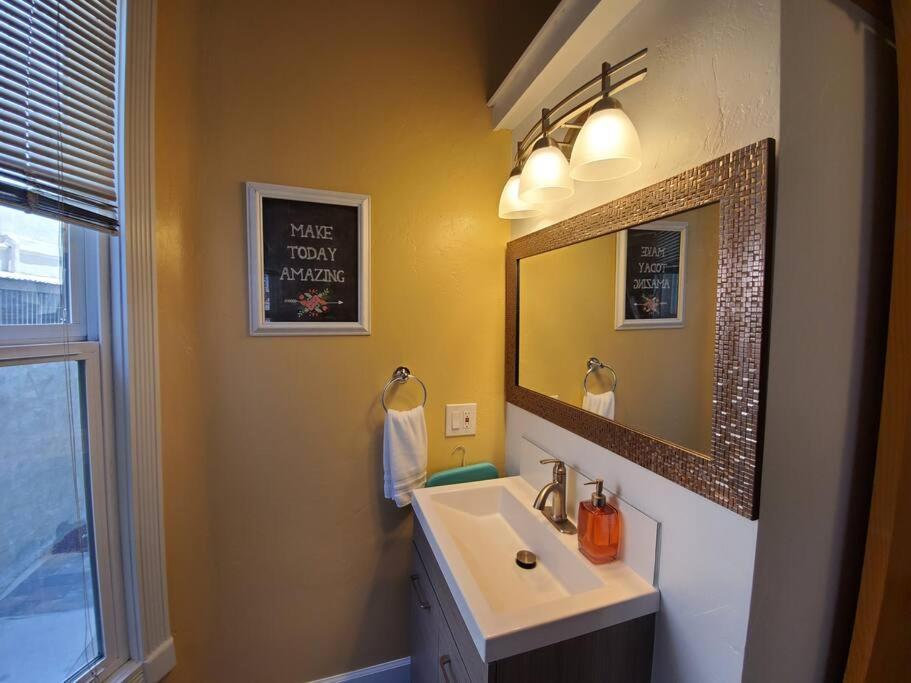 Centrally Located Studio And Cozy Place Perfect For Travelers And Couples! Located In San Diego Downtown! Perfect For Your Quick Getaway! Apartment Exterior foto